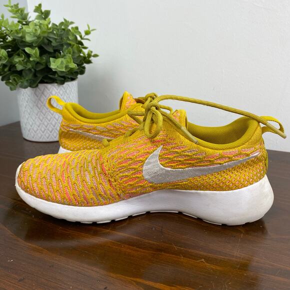 Nike Roshe One Flyknit Sneaker Shoes Orange/Pink/White  Women’s Size 6 - Picture 6 of 10